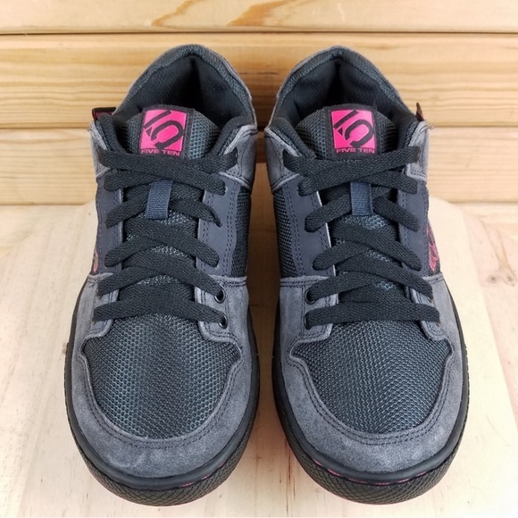 Five Ten Freerider Women’s Mountain Bike Lace Up Shoe Size 9.5 - Picture 1 of 7